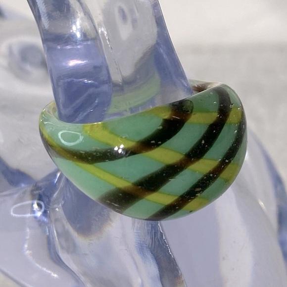 Vintage Art Glass Handmade Green Black Yellow Band Ring - Picture 6 of 11